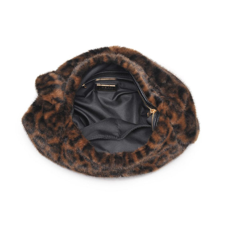 Cecilia Hobo